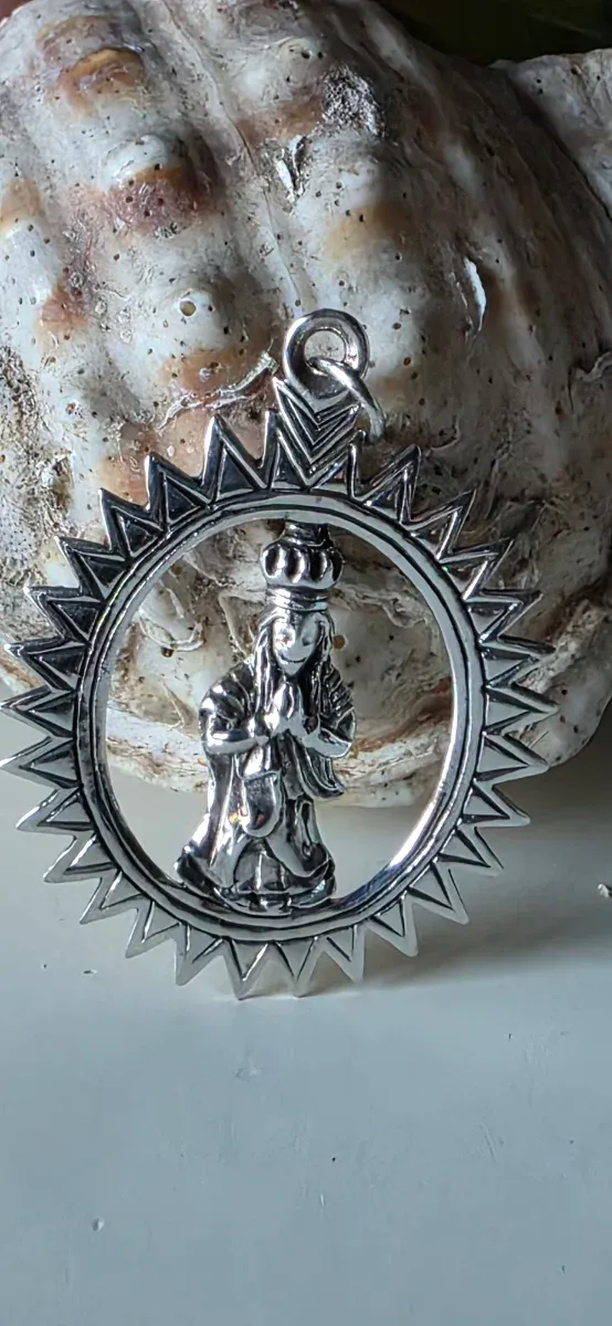 Medalla Plata Virgen Orando