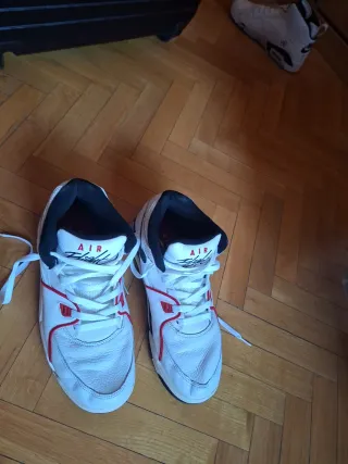 Nike Air Jordan 1 Mid Blanco/Rojo