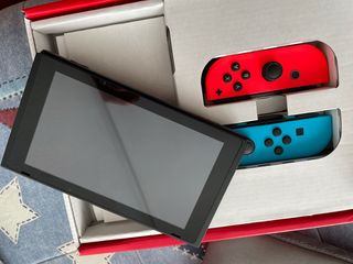 Nintendo Switch Azul y Rojo
