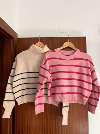 Conjunto de dos jerséis de punto de rayas 