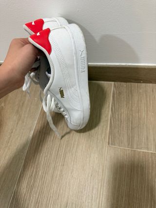 Zapatillas Puma Blancas y Rojas