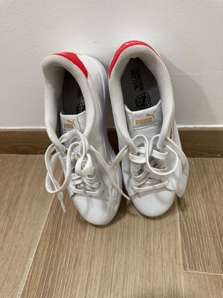 Zapatillas Puma Blancas y Rojas
