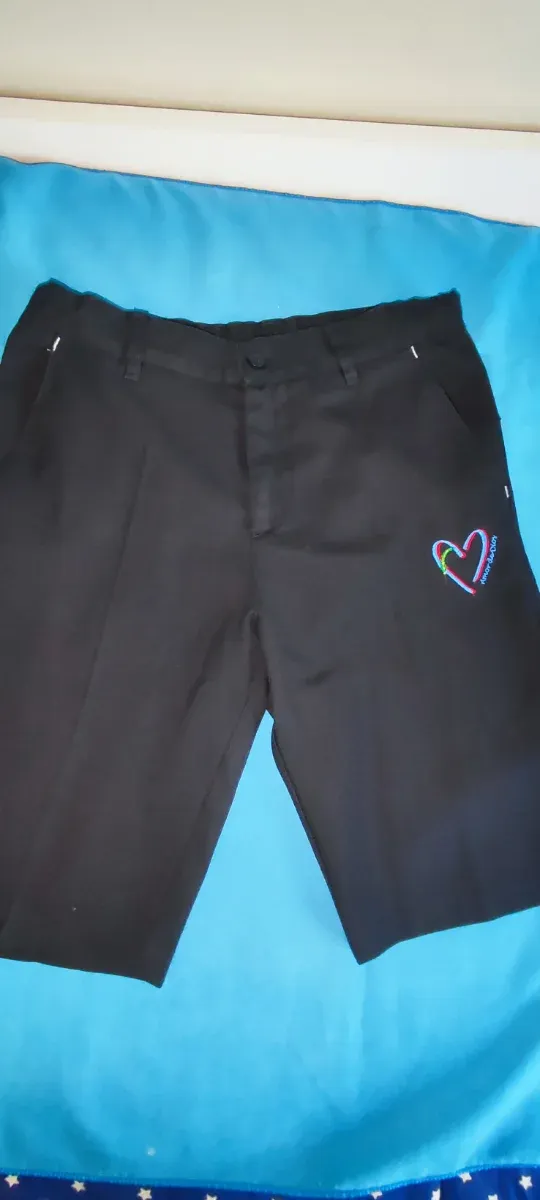 Pantalón corto uniforme Colegio Amor de Dios T12