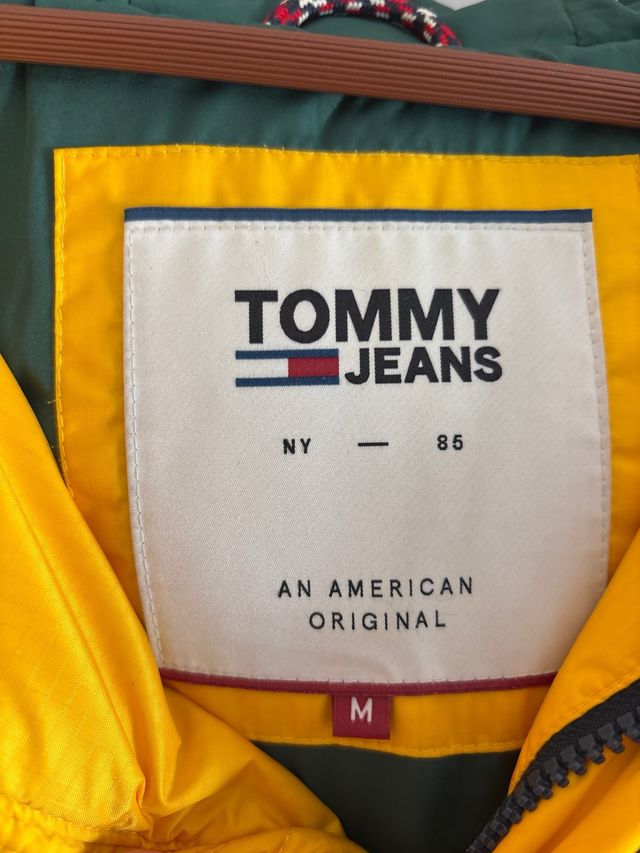 Chaqueta Tommy Jeans Amarilla