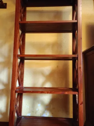 Estantería madera 4 baldas NO sé responde a móvil.