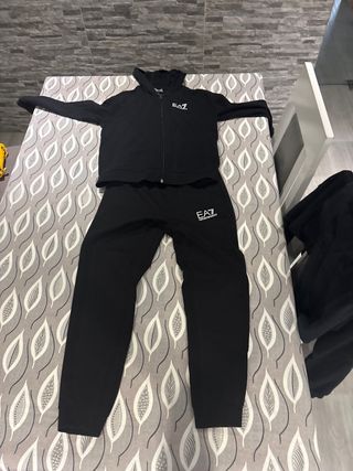 Chándal EA7 Negro Original para niño de 1,50m