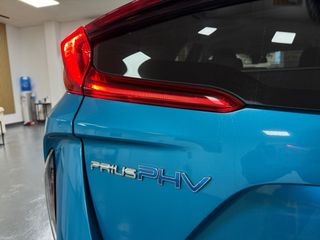 Toyota Prius Enchufable - Híbrido Solar/ 21.000 km