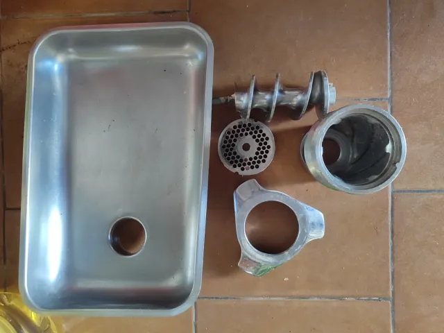 Picadora Fama Industrie para reparar motor