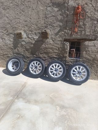 Llantas + neumáticos 