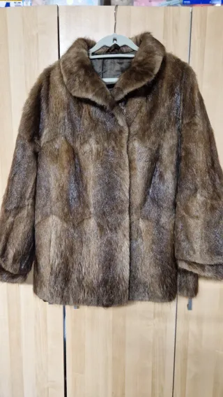 Chaquetón de piel marrón