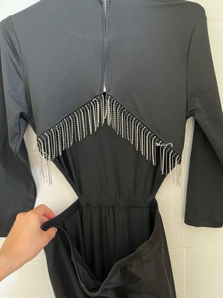 Vestido largo negro con detalles plateados