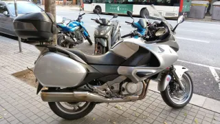 Honda Deauville 700Plata con ,ABS