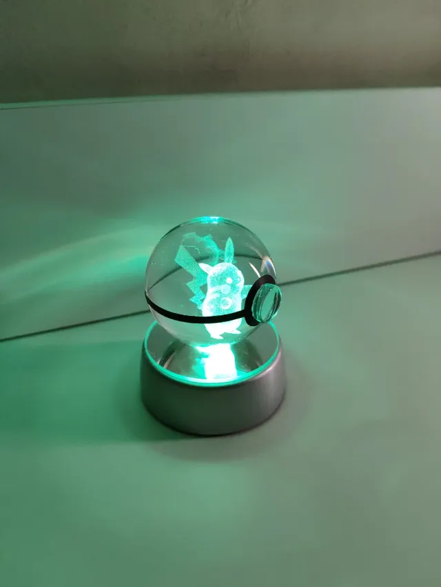 Pokébola Cristal 3D Pikachu Lámpara LED