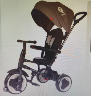 Triciclo QPlay Muy buen estado.Con plastico lluvia