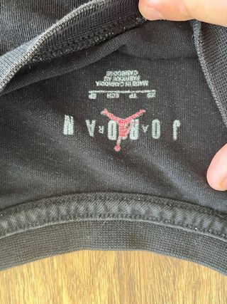 Camiseta Jordan Negra y Roja