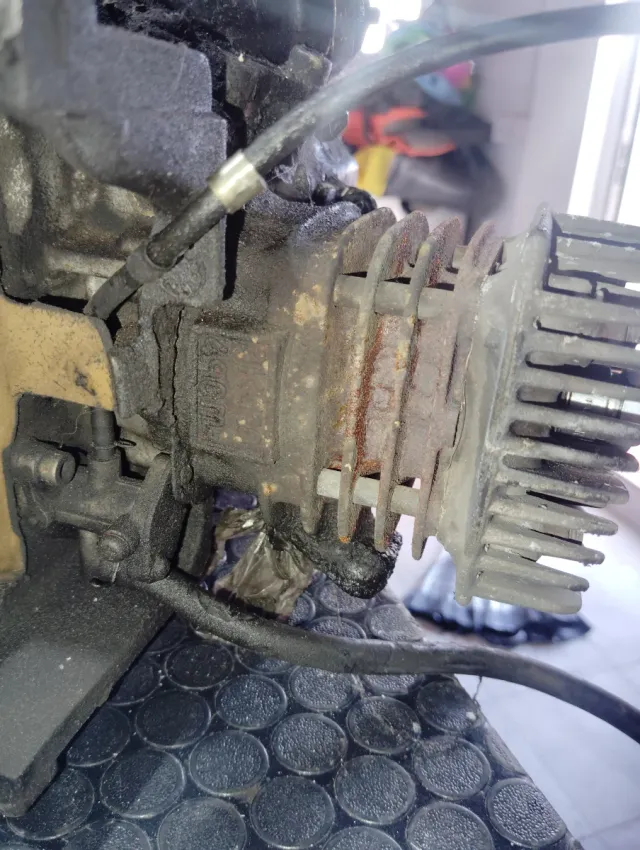 Cilindro Jog 30€ y Plásticos 15€