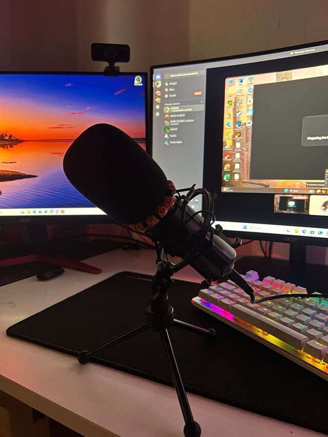 Micrófono de condensador con soporte