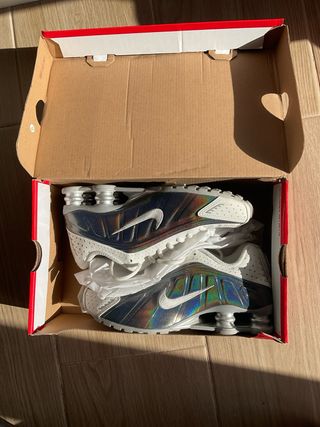 Zapatillas Nike Shox R4 Plata y Blanco