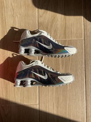 Zapatillas Nike Shox R4 Plata y Blanco