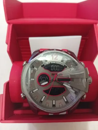 Reloj Diesel Correa Roja y Plata