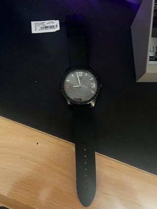 Reloj Guess Hombre Negro y Plateado
Código U1430G2