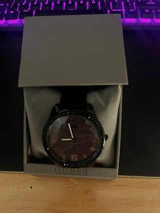 Reloj Guess Hombre Negro y Plateado
Código U1430G2