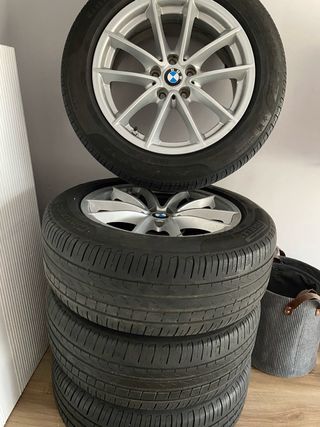 Llantas originales BMW 17” con neumáticos Pirelli 