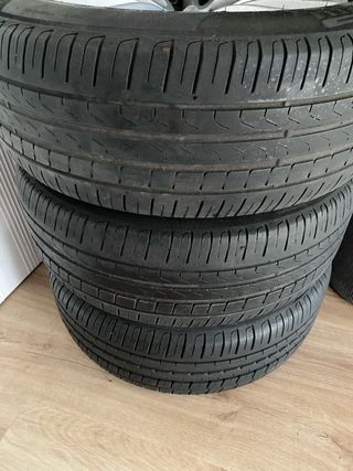 Llantas originales BMW 17” con neumáticos Pirelli 