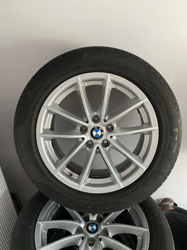 Llantas originales BMW 17” con neumáticos Pirelli 