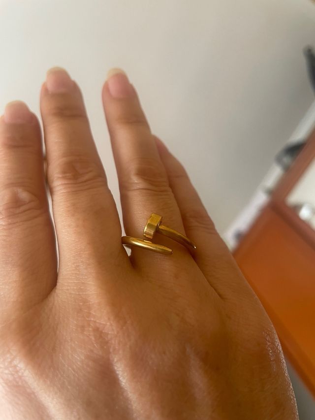 Anillo tornillo dorado talla 18