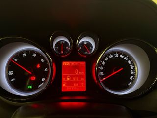 Opel Zafira Tourer 2012