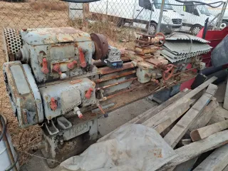 Torno mecánico industrial