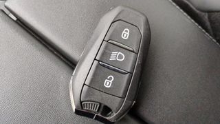Peugeot 3008 Hybrid 225 Allure Pack e-EAT8 165 kW (225 CV)