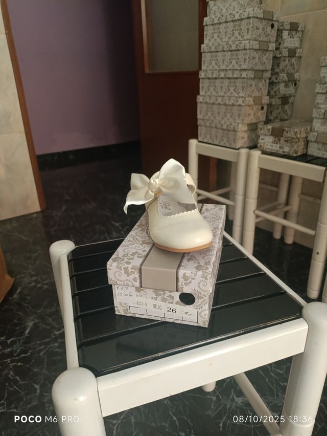 Zapatos niña beige talla 26