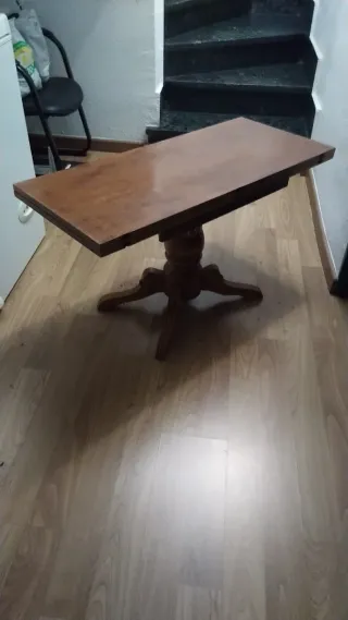 Mesa de madera maciza extensible