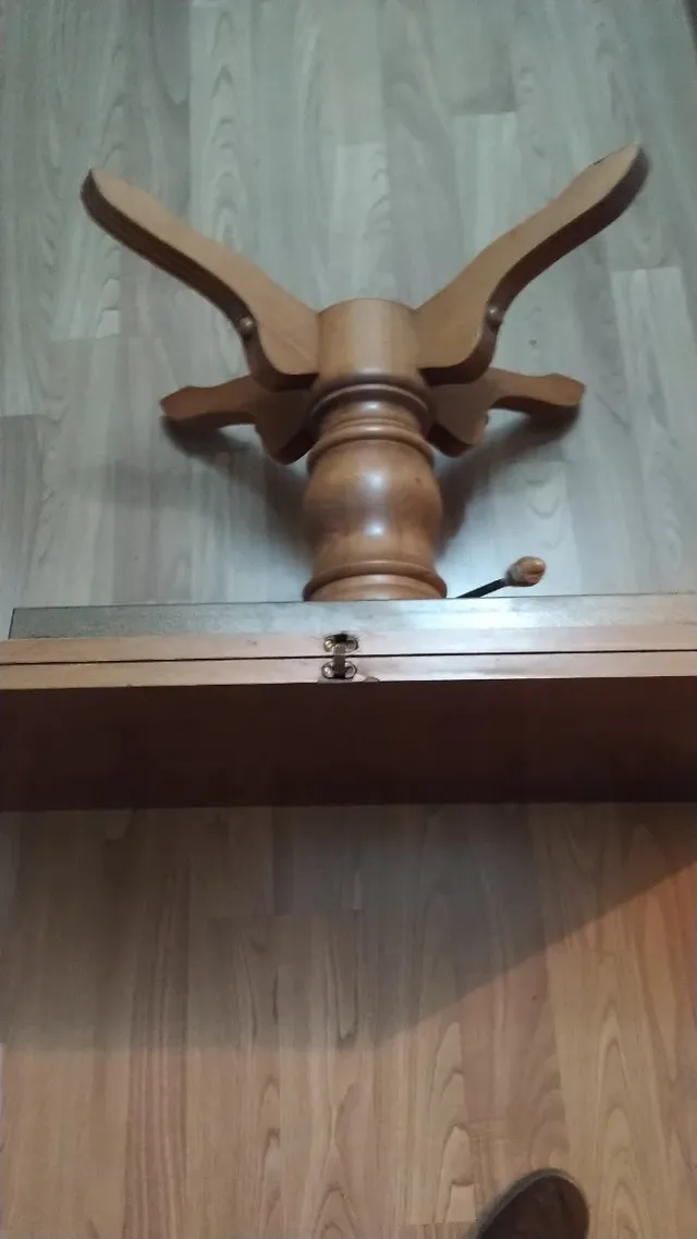 Mesa de madera maciza extensible