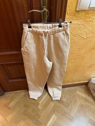 Pantalón chándal ASOS beige