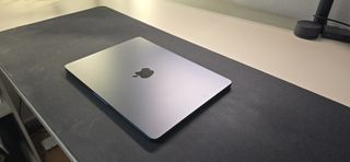 MacBook Air M2 (16GB RAM, 12") – Midnight