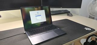 MacBook Air M2 (16GB RAM, 12") – Midnight