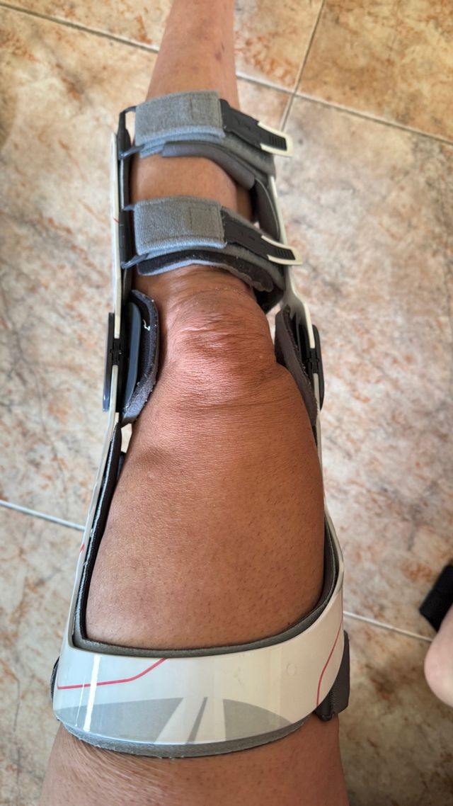 Rodillera Ortopédica Izquierda DONJOY