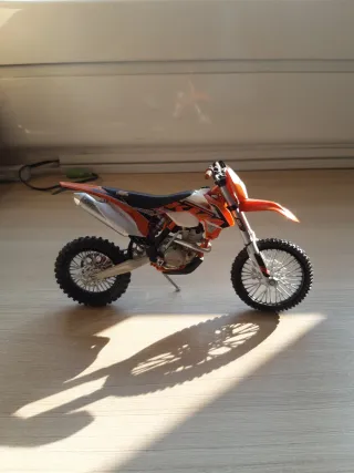 Maqueta Moto KTM