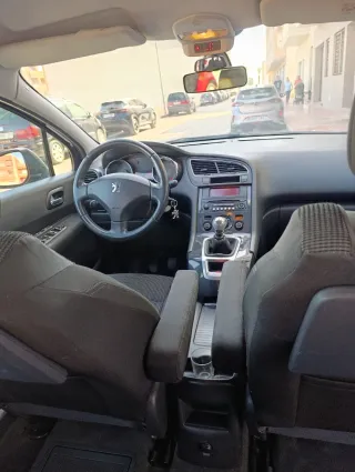 Peugeot 5008 2010