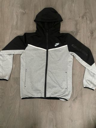Chaqueta Nike Negra y Gris