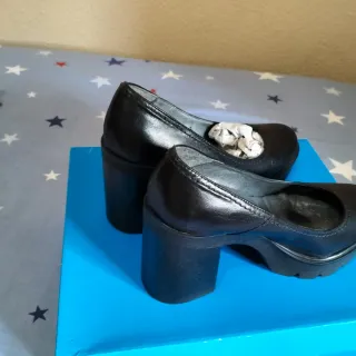 Zapatos negros de tacón