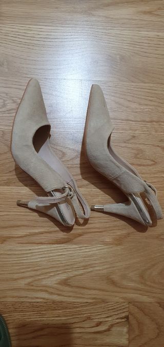 Zapatos beige Unit Talla 36 con Tacón