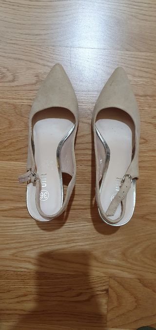 Zapatos beige Unit Talla 36 con Tacón
