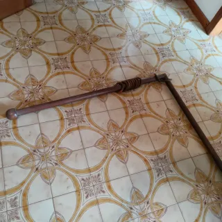 Bastone per tenda angolare in legno