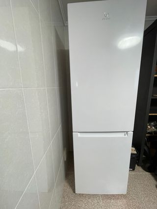 Nevera Indesit