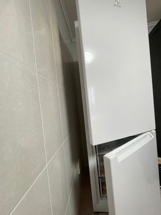 Nevera Indesit