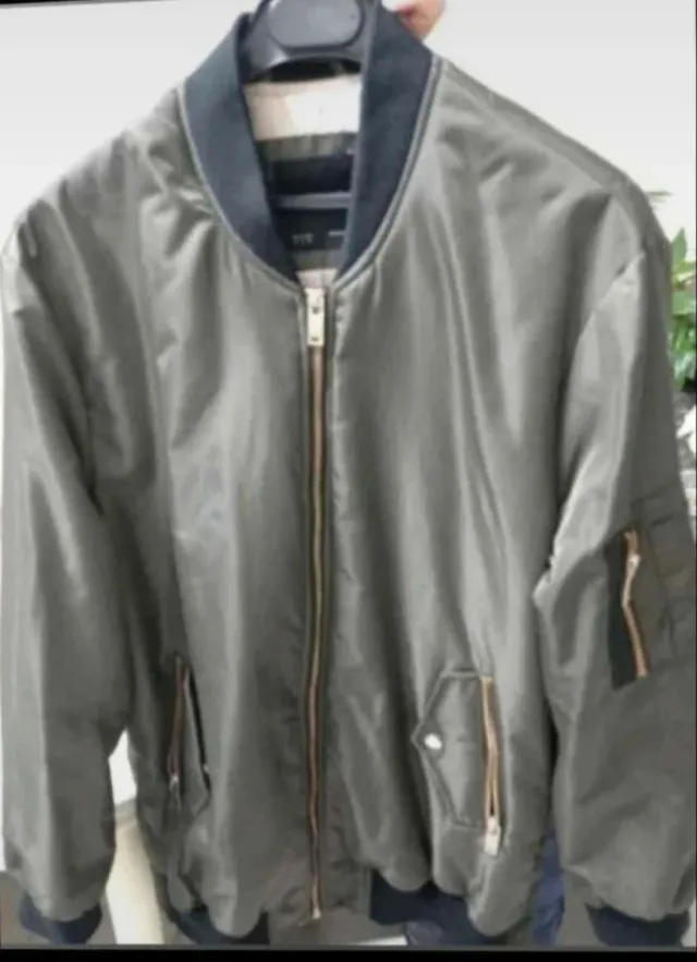 Cazadora Zara Verde Talla M